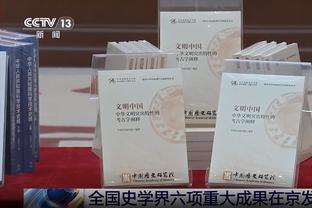 点子王？一C罗球迷坐出租车追大巴，被卡斯特罗拍到放到社媒上